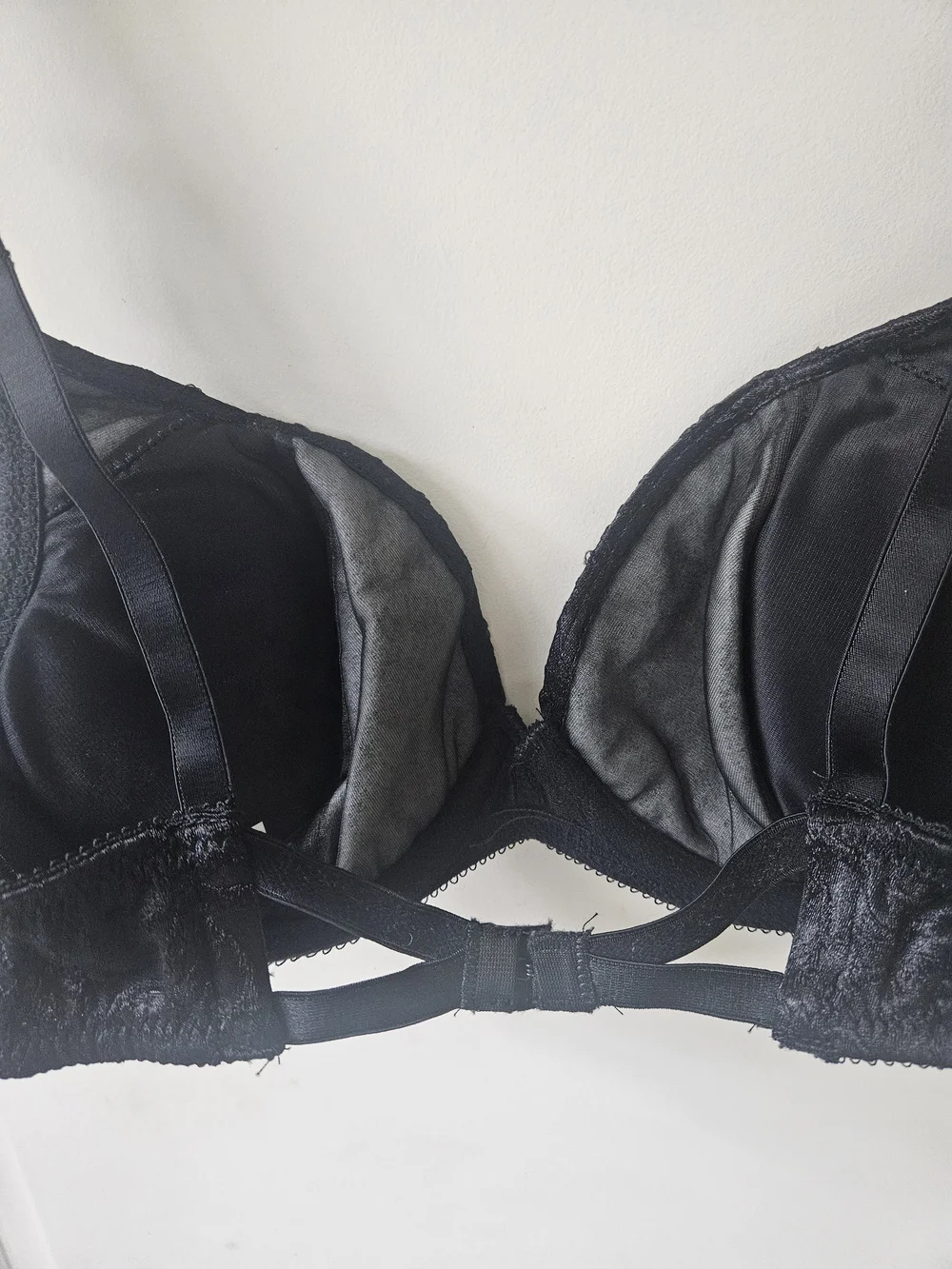 Wonderbra structured underwire